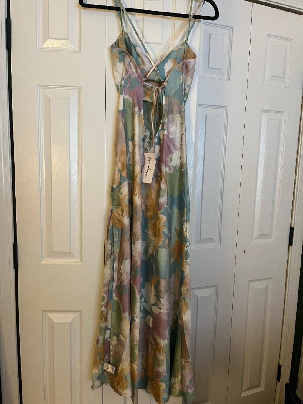 12th Tribe Natalia Pastel Floral Printed Maxi Dress - NWT! - Picture 3 of 4